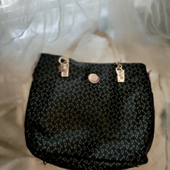 Beautiful Boston Bag - Picture 3 of 5